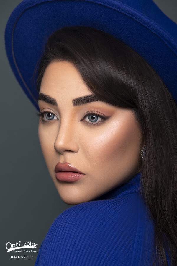 لنز رنگی آبی تیره و عمیق برای نگاه‌هایی خاص و متفاوت اپتی کالر مدل Rita Dark Blue