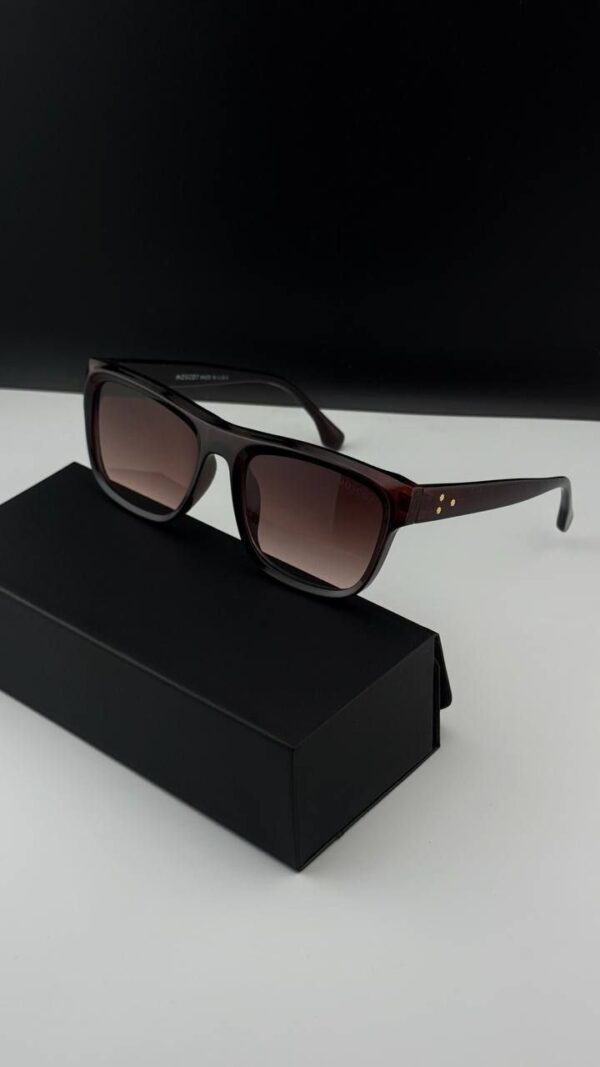 عینک آفتابی فریم تمام کائوچوی برند موسکات (MOSCOT)
