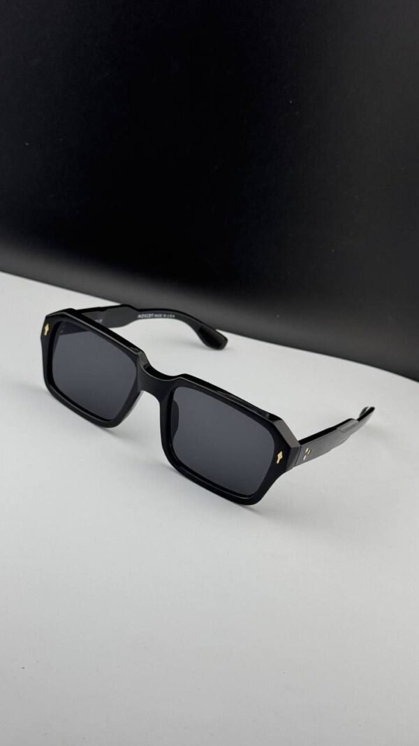 عینک آفتابی فریم مستطیل برند موسکات (MOSCOT)